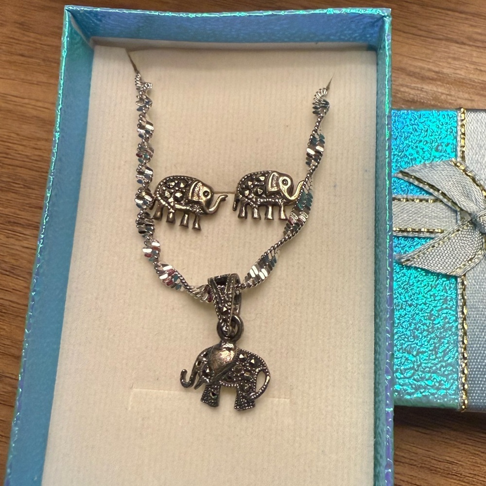 Silver Elephant Jewelry Set